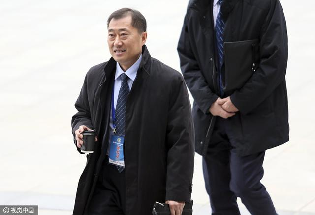 被cao哭高h野外老头